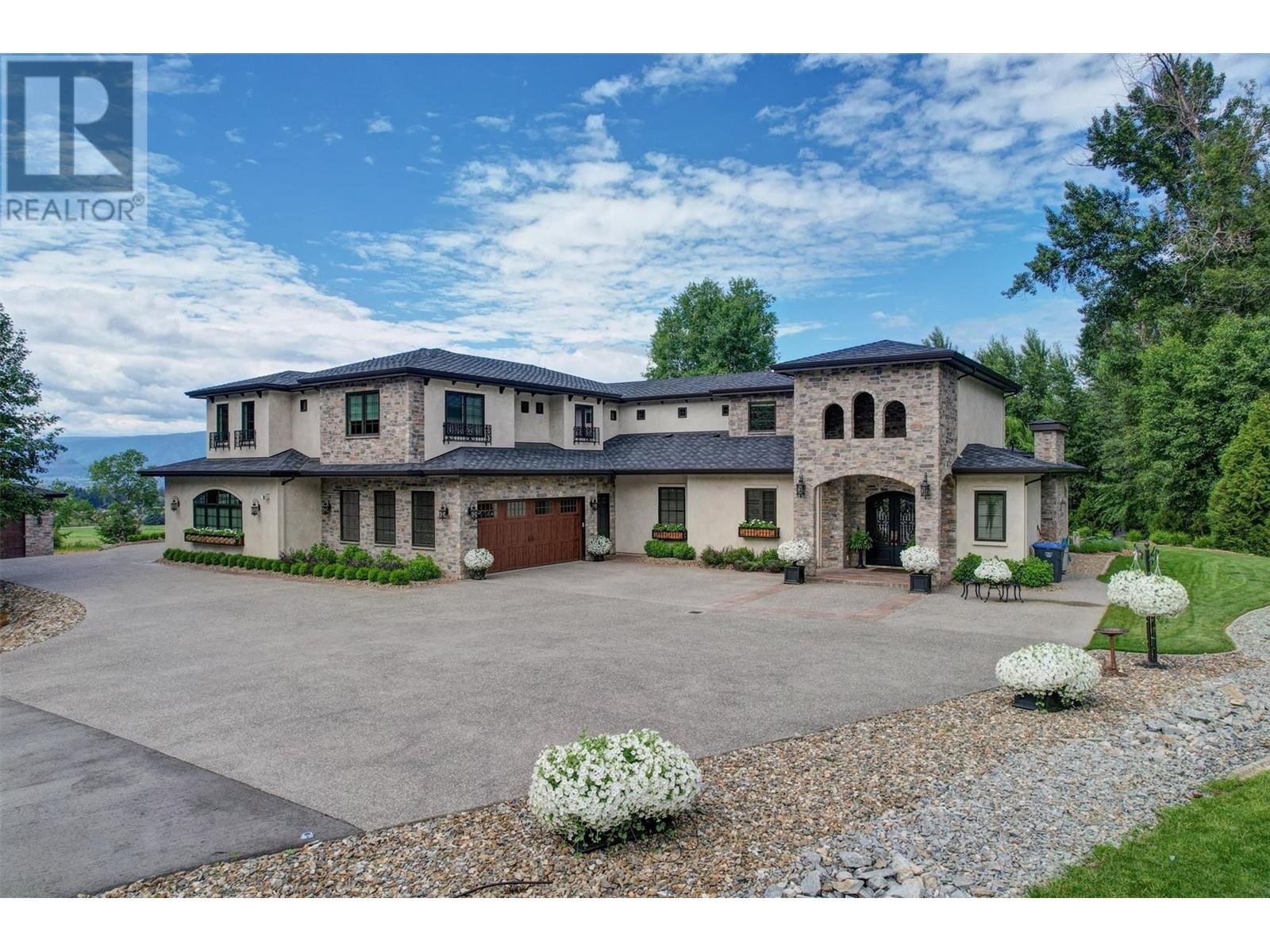 2950 Balldock Rd, Kelowna, BC V1W 4C3