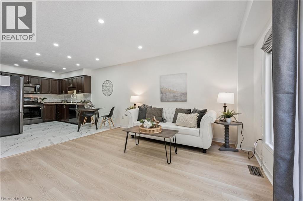 110 Activa Avenue Unit E29, Kitchener, ON N2E 3T3