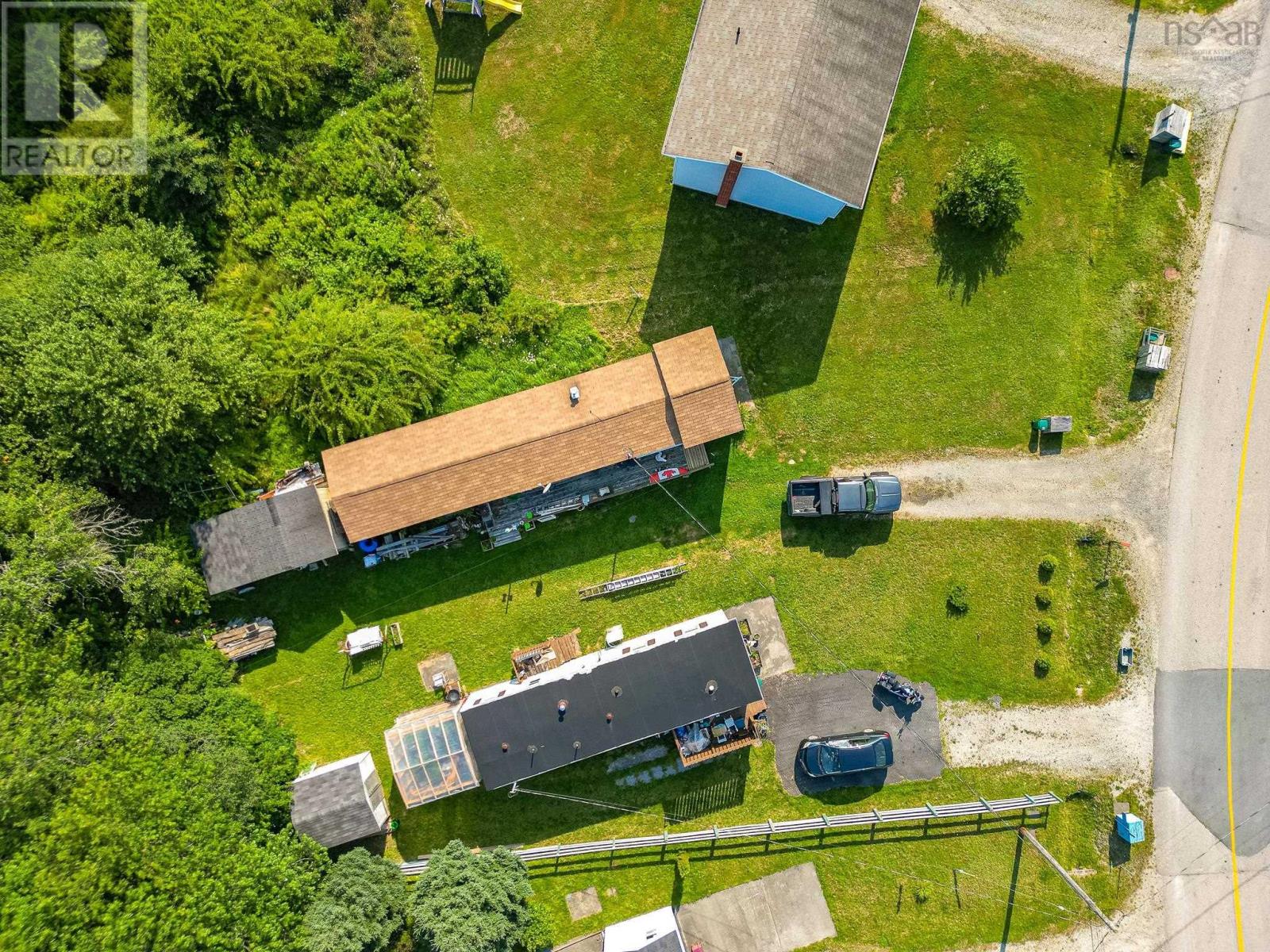 16 Commission St Shelburne NS B0T 1W0 MLS 202425053 Houseful 16-commission-st-shelburne-ns-b0t-1w0-mls-202425053-houseful