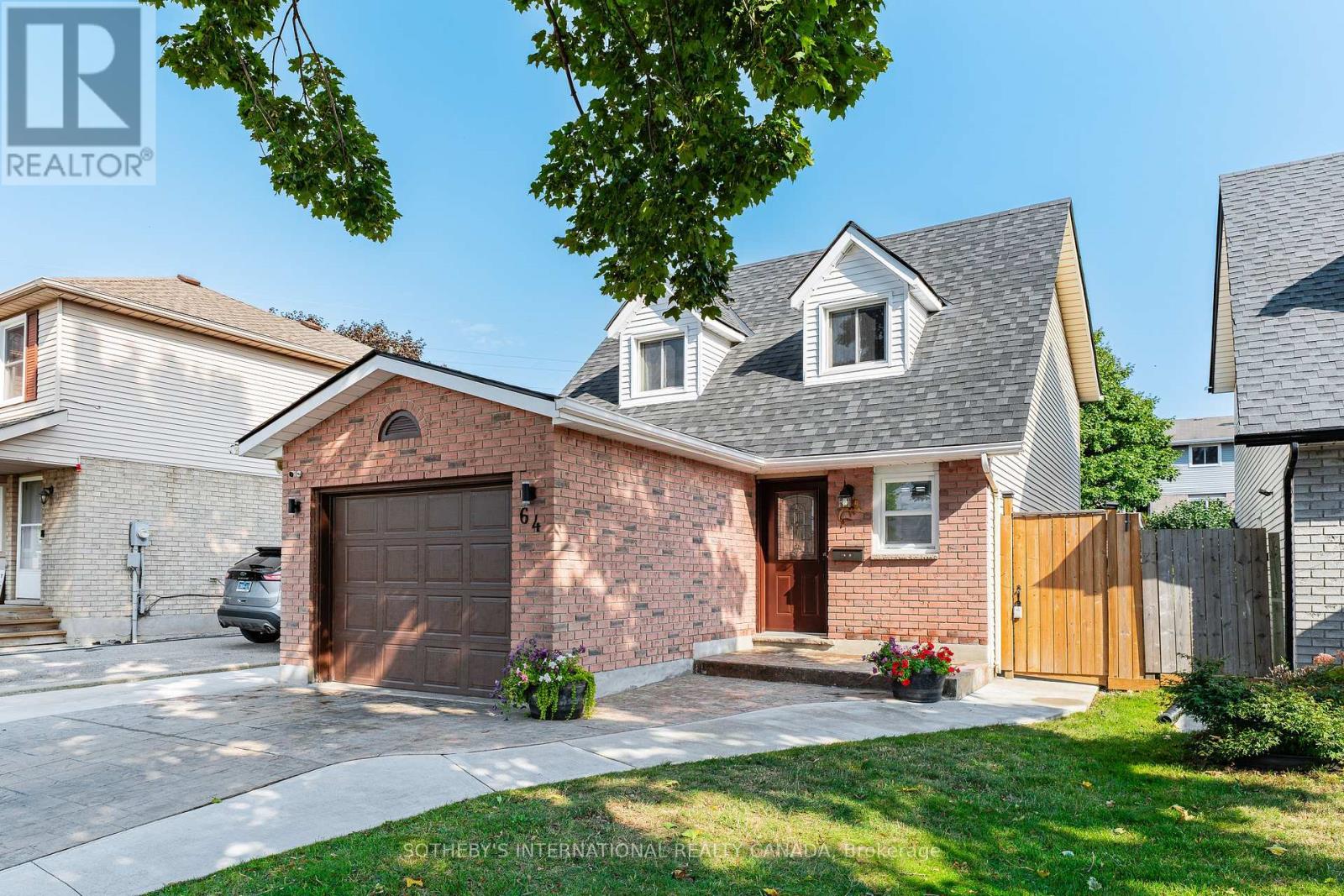 64 Glenbrook Cres, Cambridge, ON N1R 7Z2