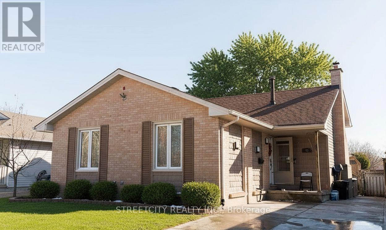 43 Renny Cres, London, ON N6E 2C4