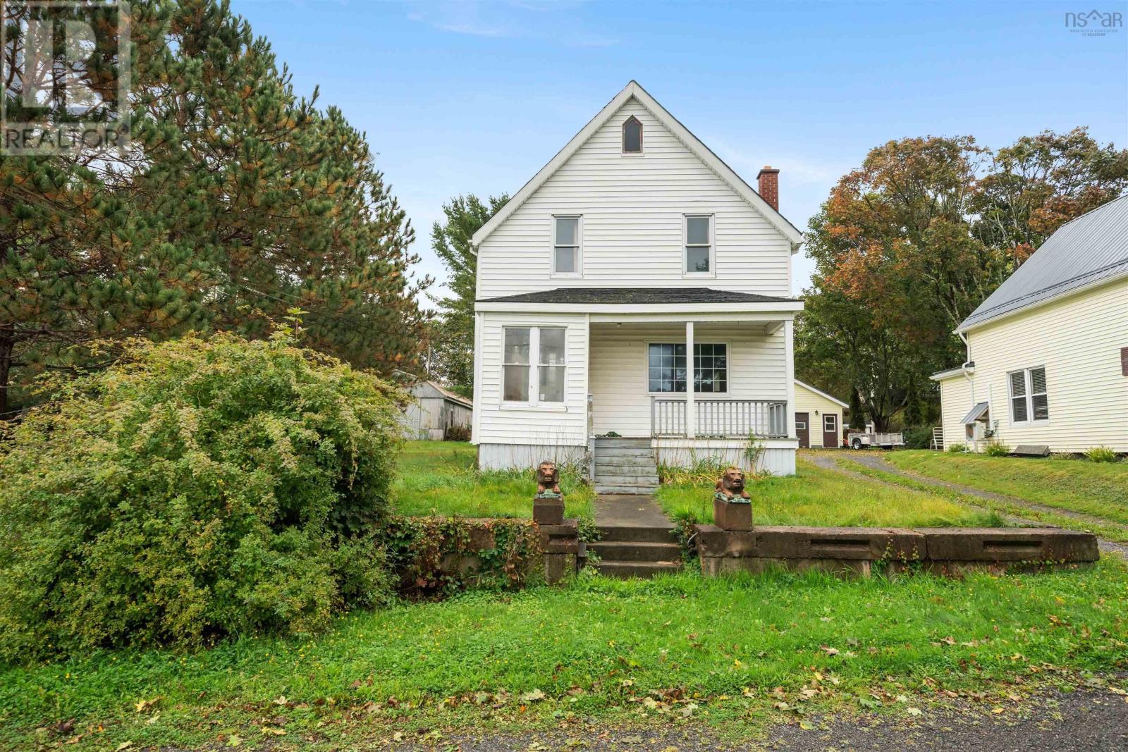 29 Edward St, Stellarton, NS B0K 0A2