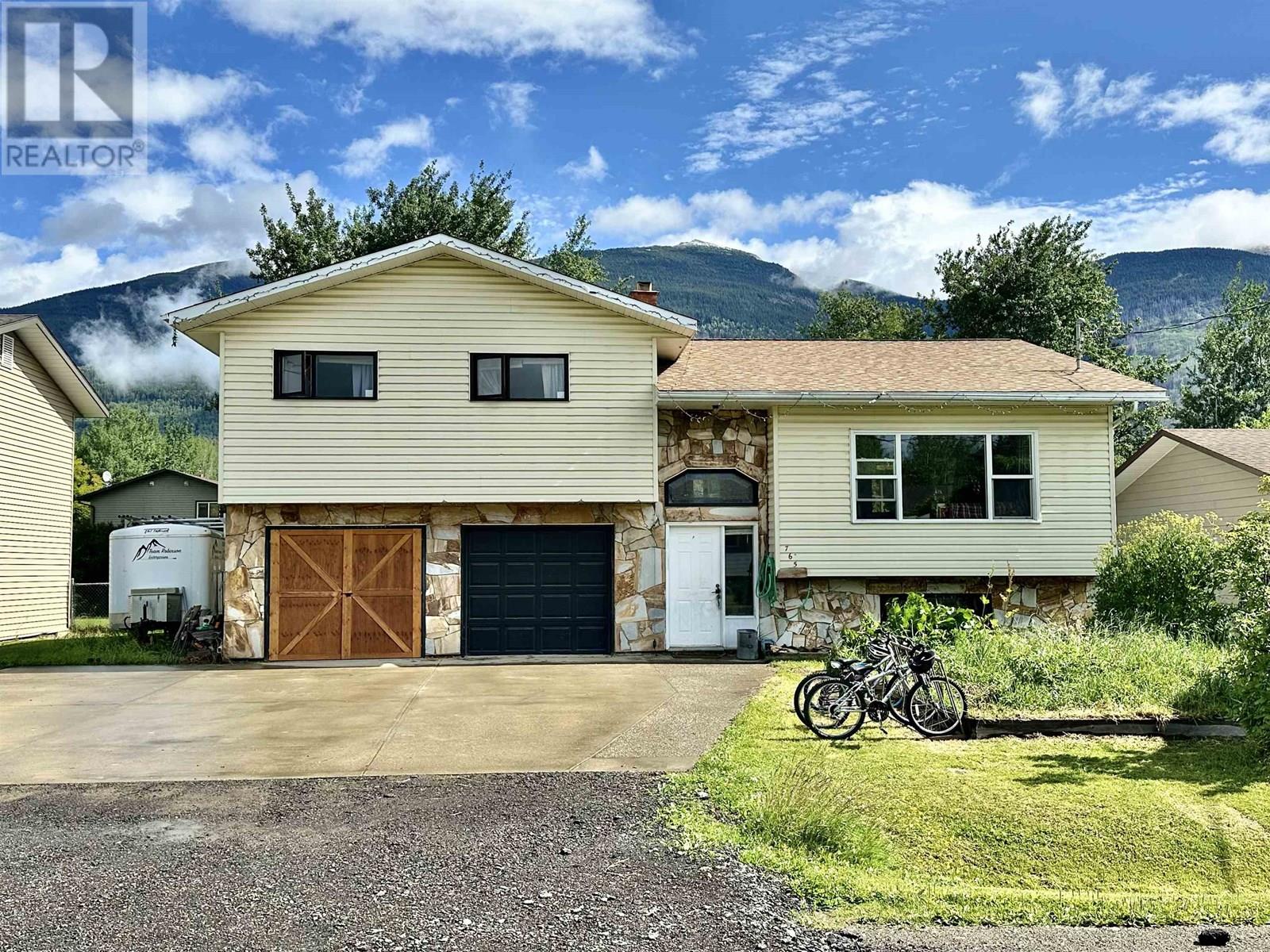 765 Dominion St, McBride, BC V0J 2E0