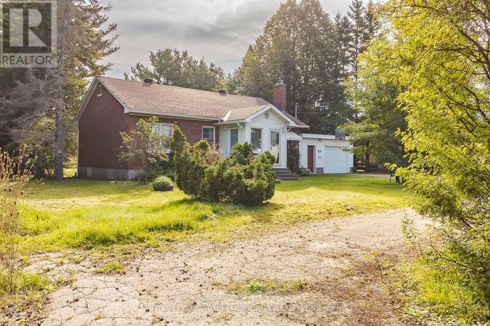 928 Great Northern Rd, Sault Ste Marie, ON P6B 5A3