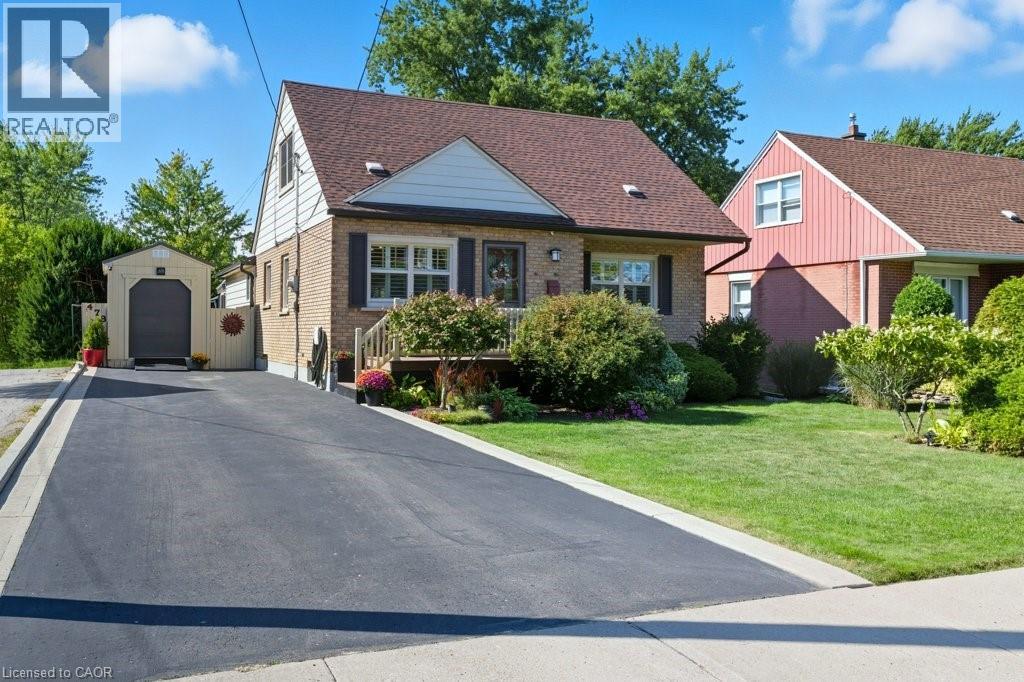 478 E 37th St, Hamilton, ON L8V 4B9