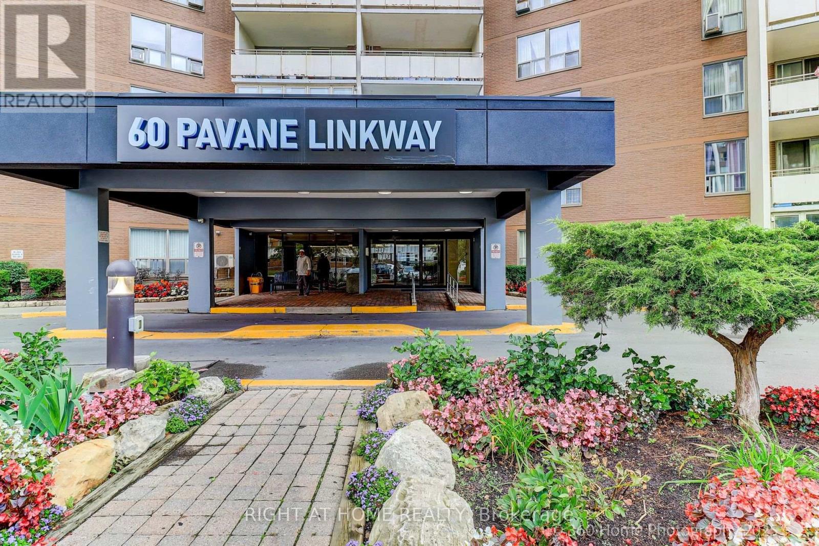 1709 60 Pavane Link Way, Toronto, ON M3C 1A2