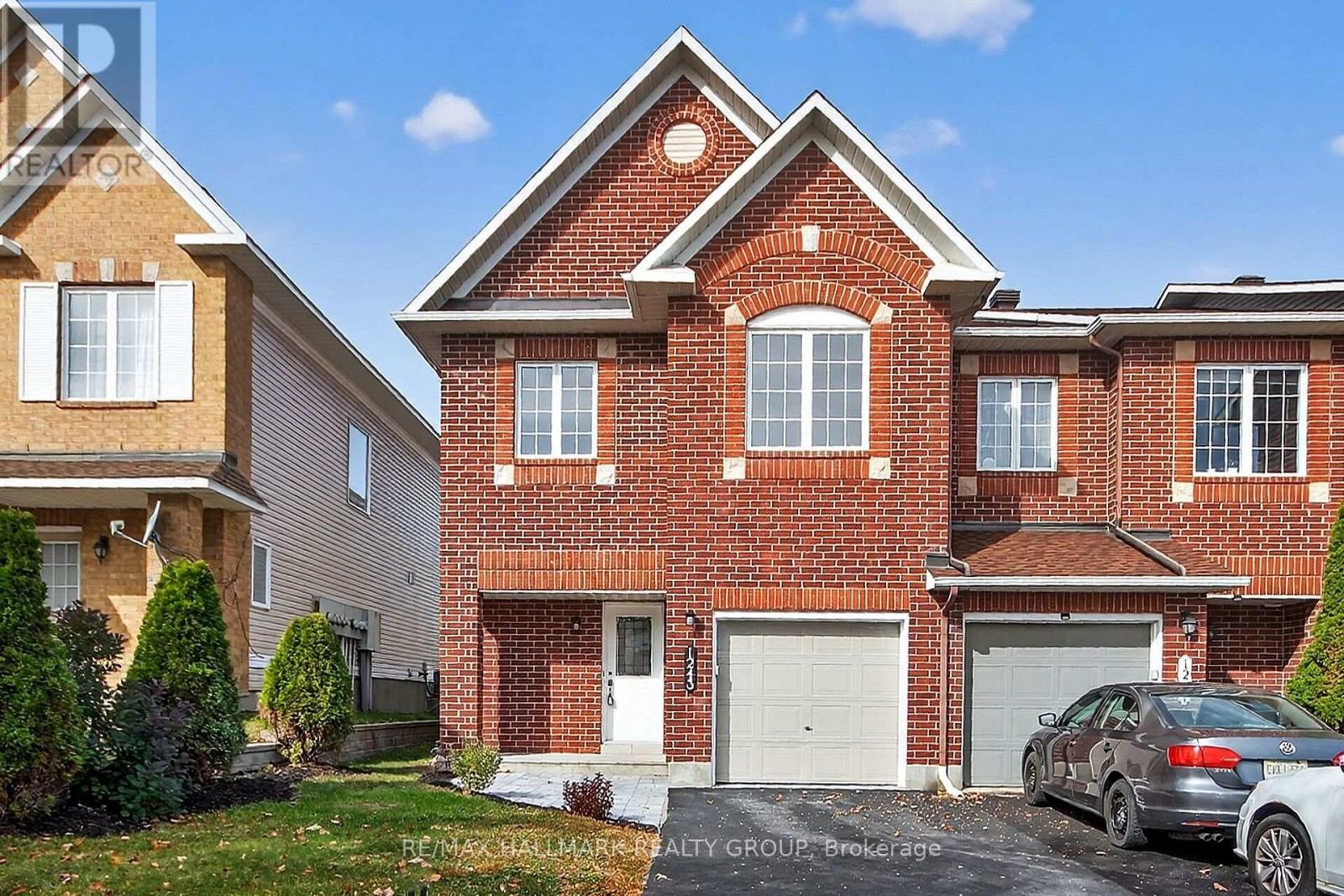 1243 Klondike Rd, Ottawa, ON K2W 1E1