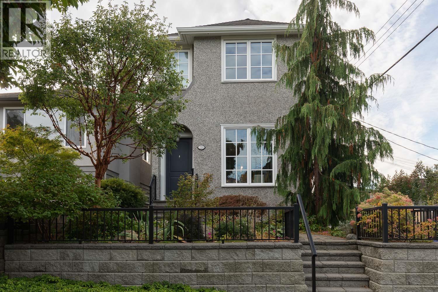 220 E 40th Ave, Vancouver, BC V5W 1L8