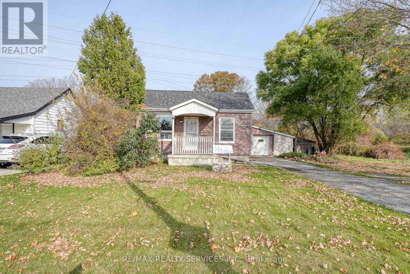 24 Norlan Ave, London, ON N5W 5P1