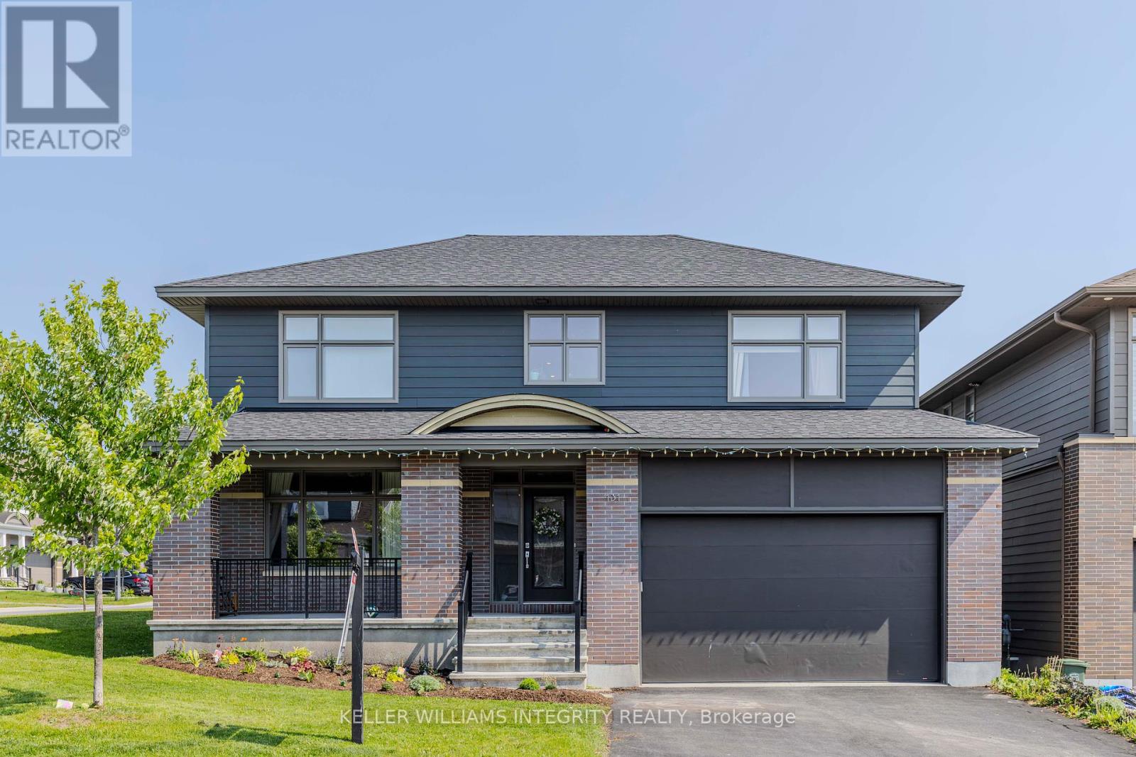 131 Escarpment Cres, Ottawa, ON K2T 0E3