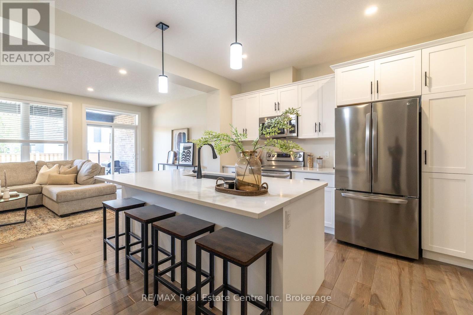 69 Rea Dr, Centre Wellington Fergus, ON N1M 0H5