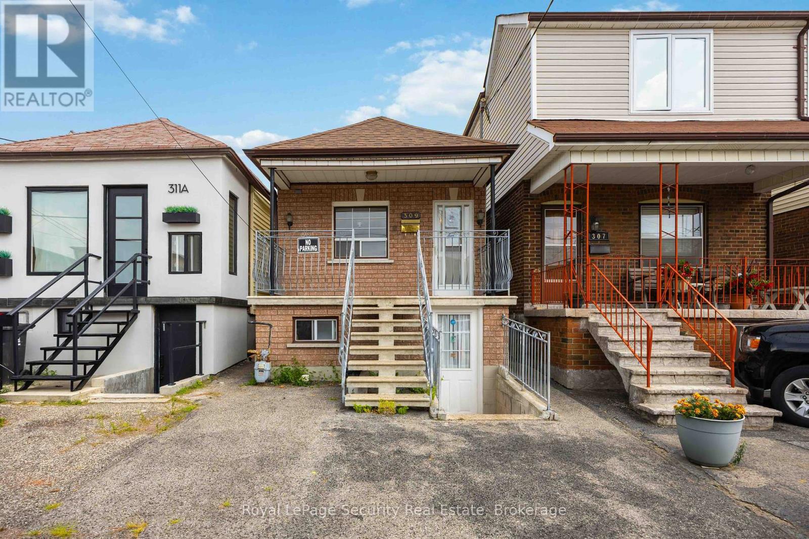 309 Silverthorn Ave, Toronto, ON M6N 3K5