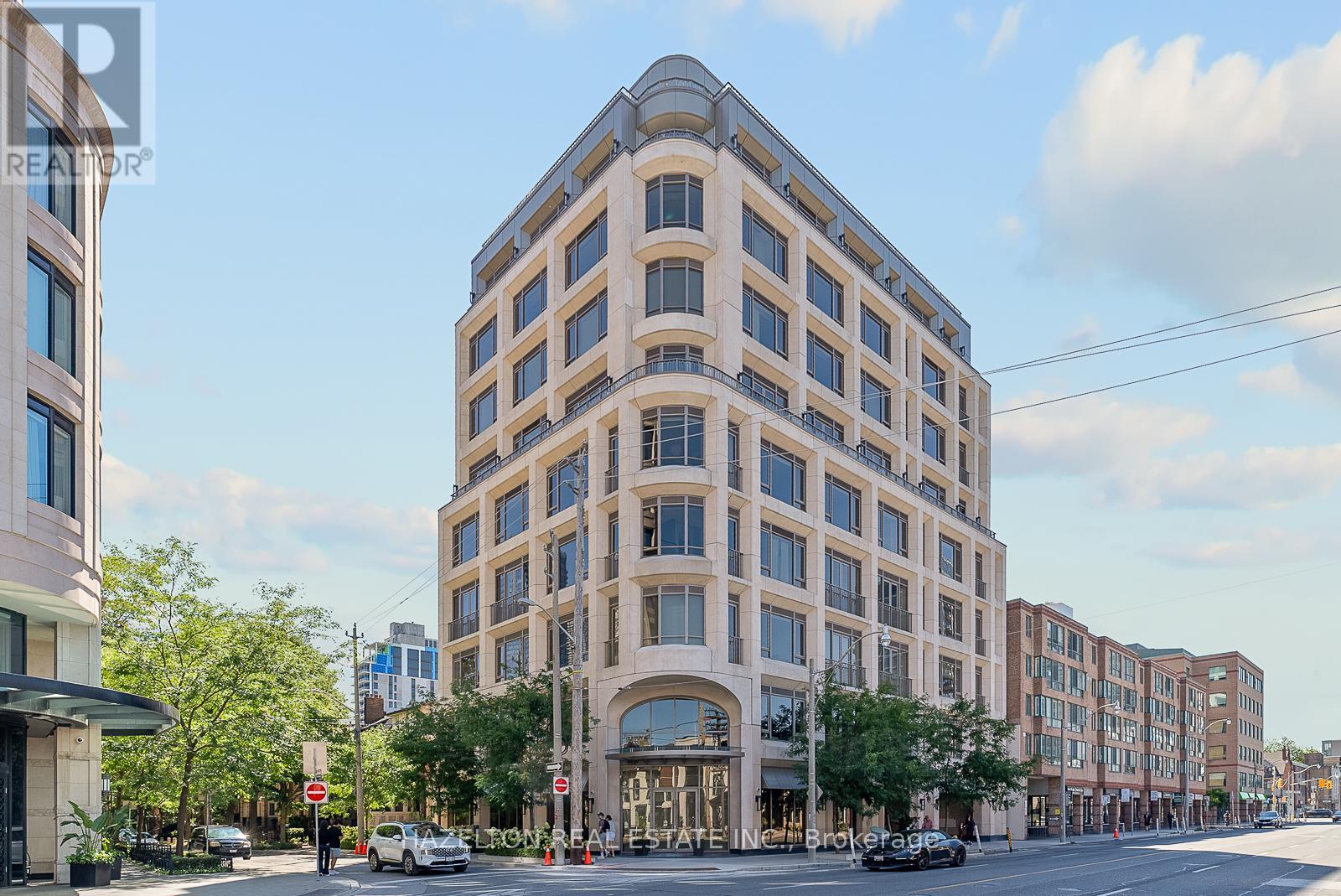 802 128 Hazelton Ave, Toronto, ON M5R 2E5