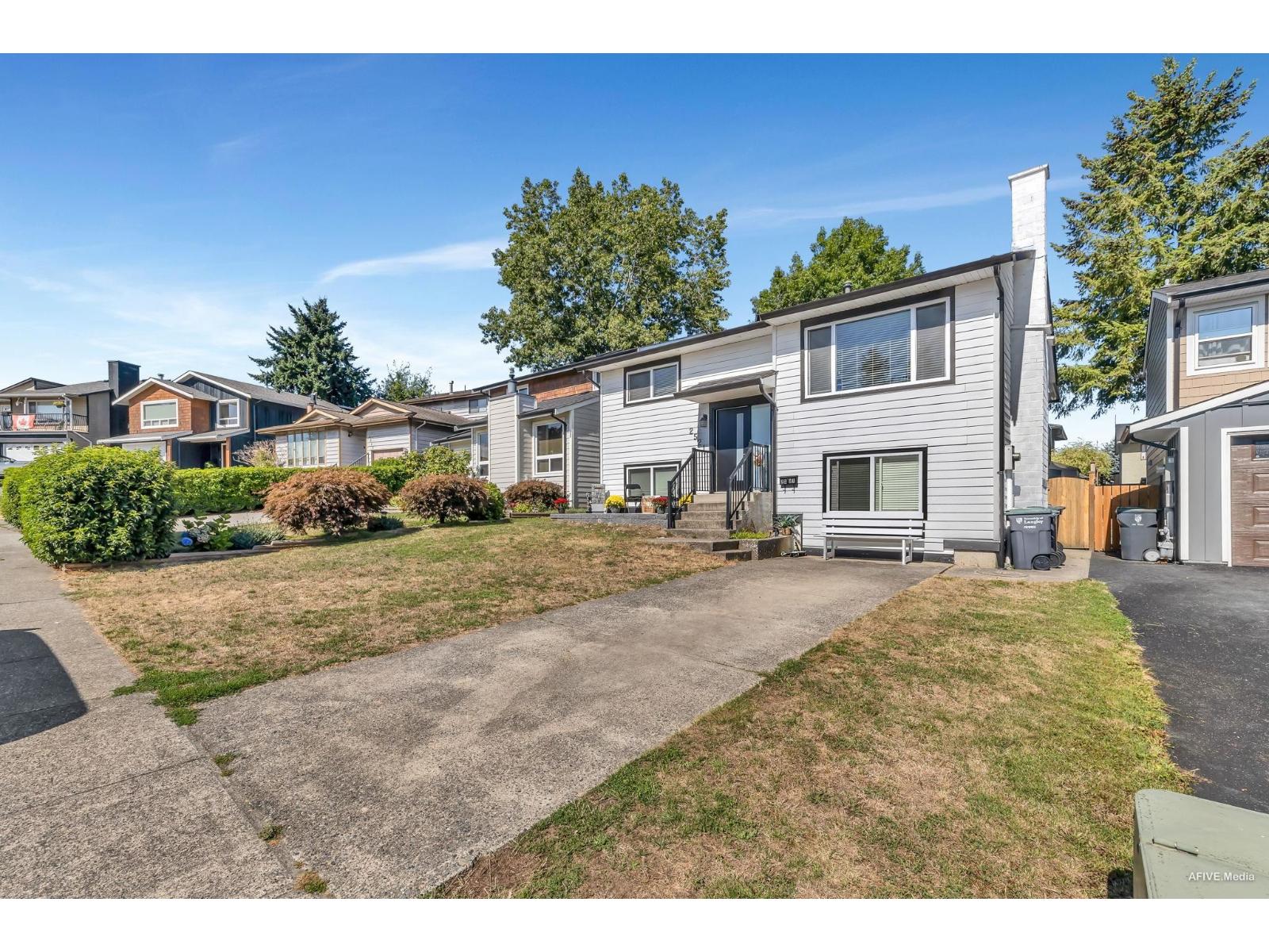 2521 Wilding Cres, Langley, BC V2Y 1C8