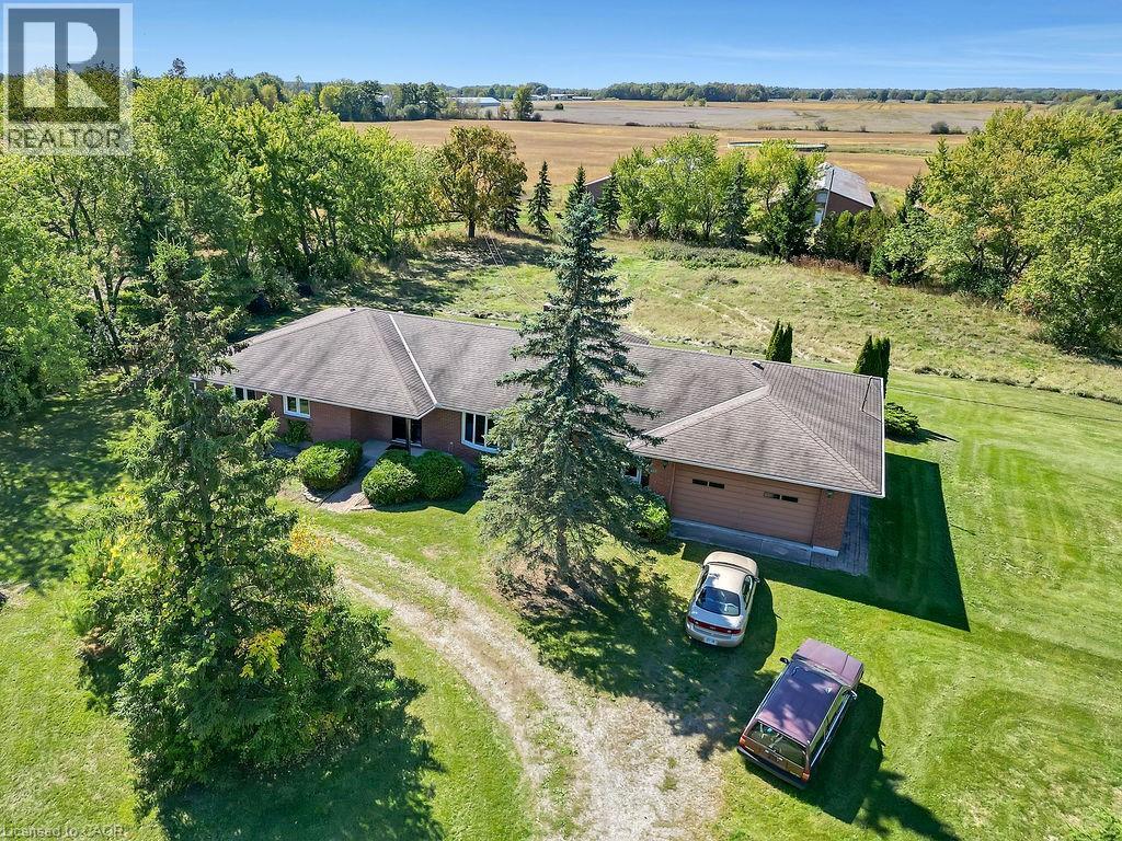 585 Junction Rd, Canfield, ON N0A 1C0