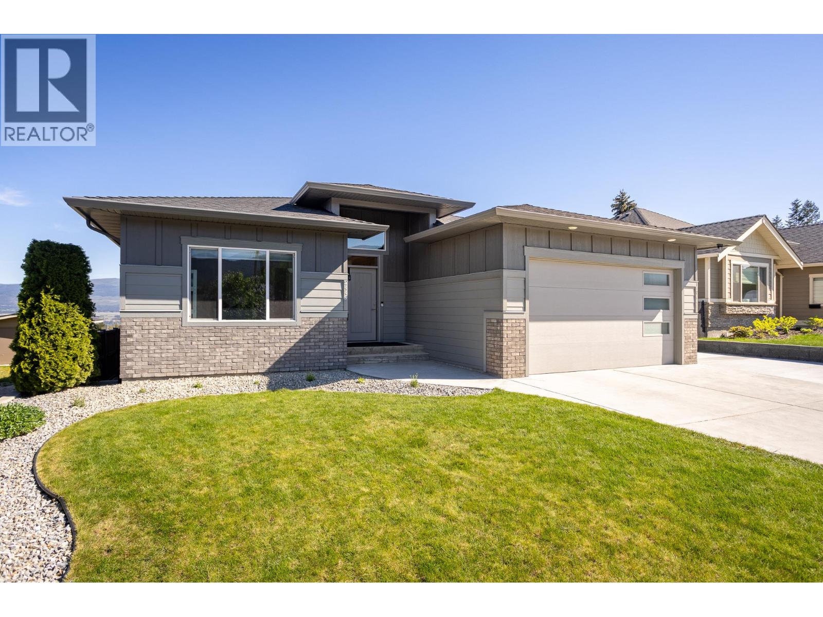2449 Harmon Rd, West Kelowna, BC V1Z 2C1
