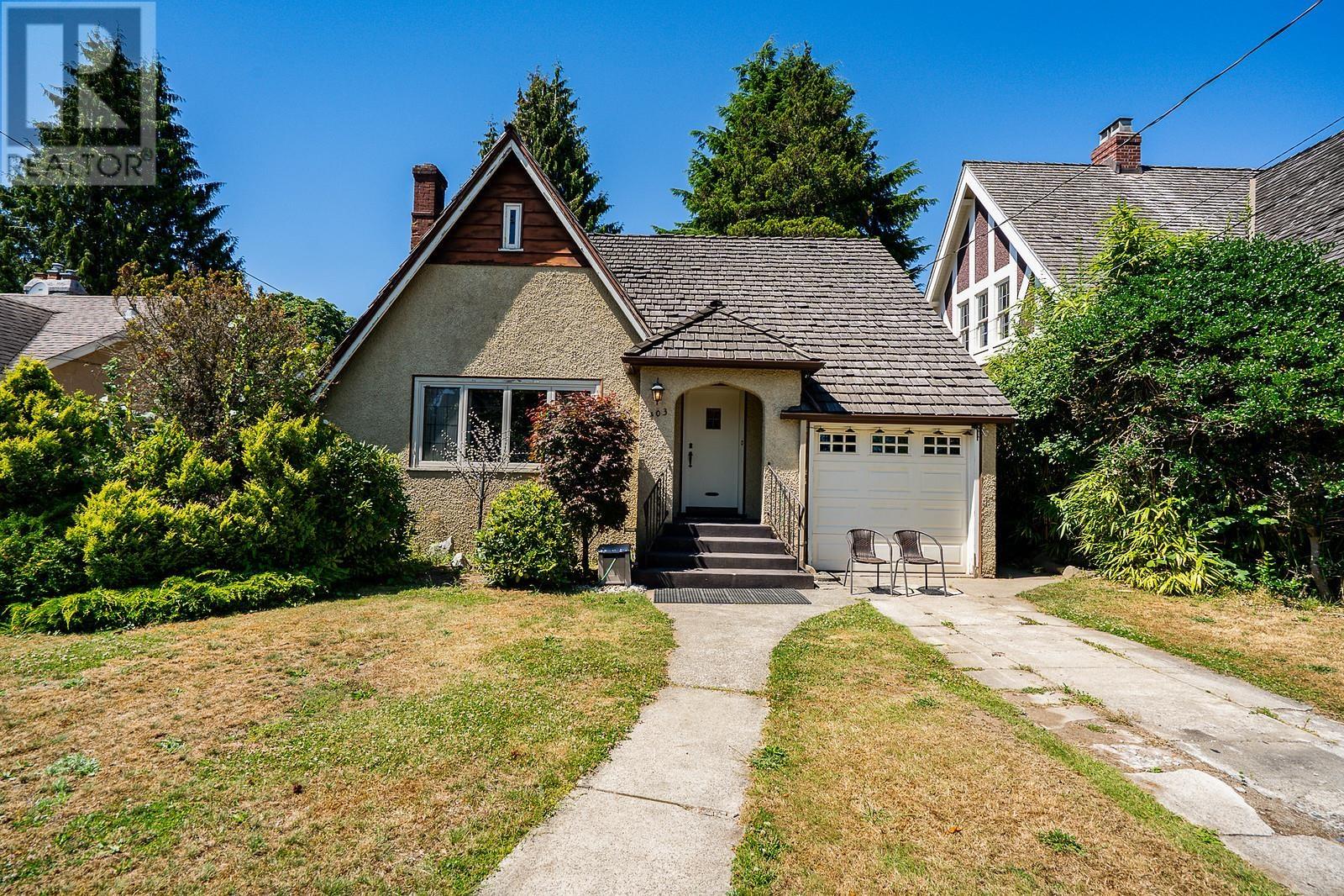 403 Sixth Ave, New Westminster, BC V3L 1T9