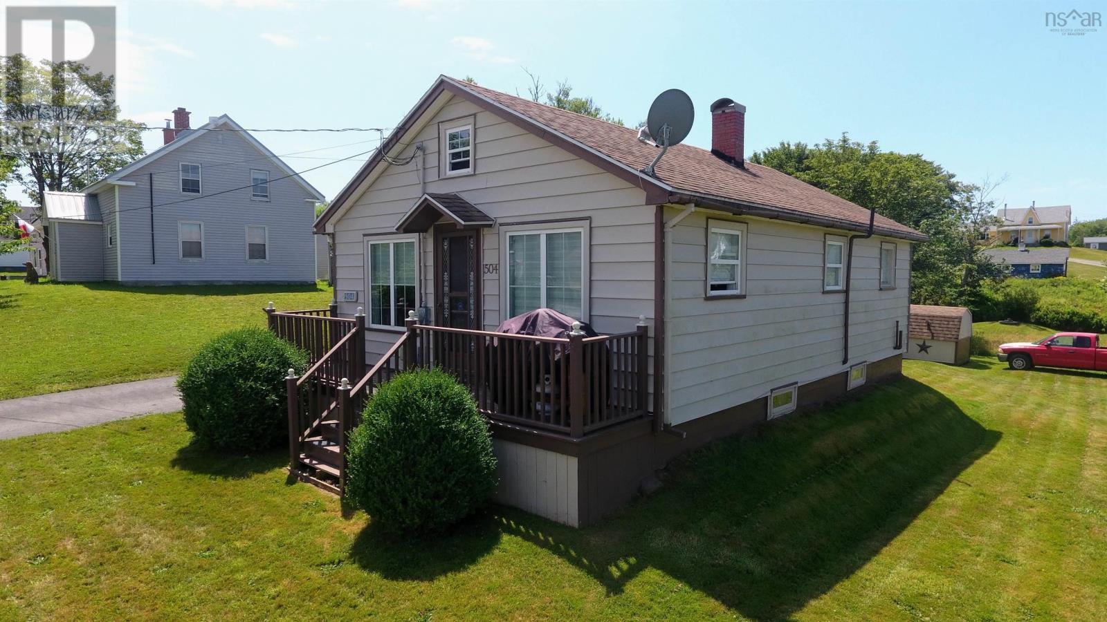 504 Highway 335, West Pubnico, NS B0W 3S0
