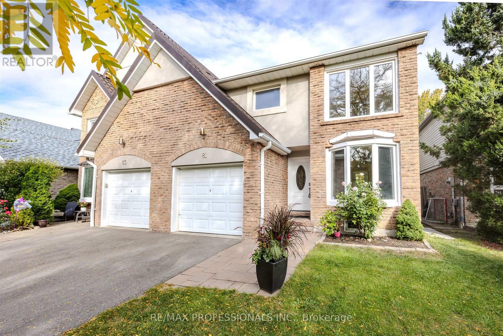 81 Millborough Cres, Toronto, ON M9C 5E7