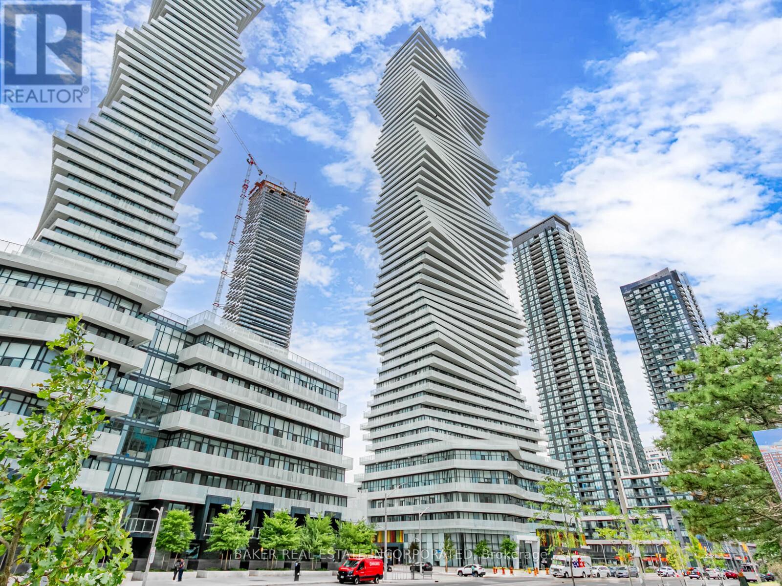 6011 3900 Confederation Pkwy, Mississauga, ON L5B 0M3