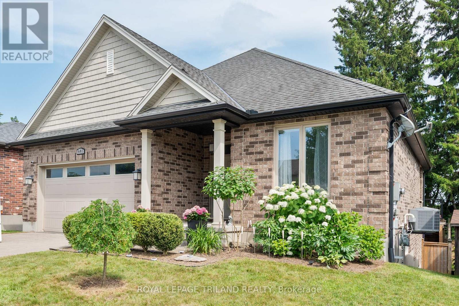 681 Bennett Cres, Strathroy-Caradoc, ON N0L 1W0