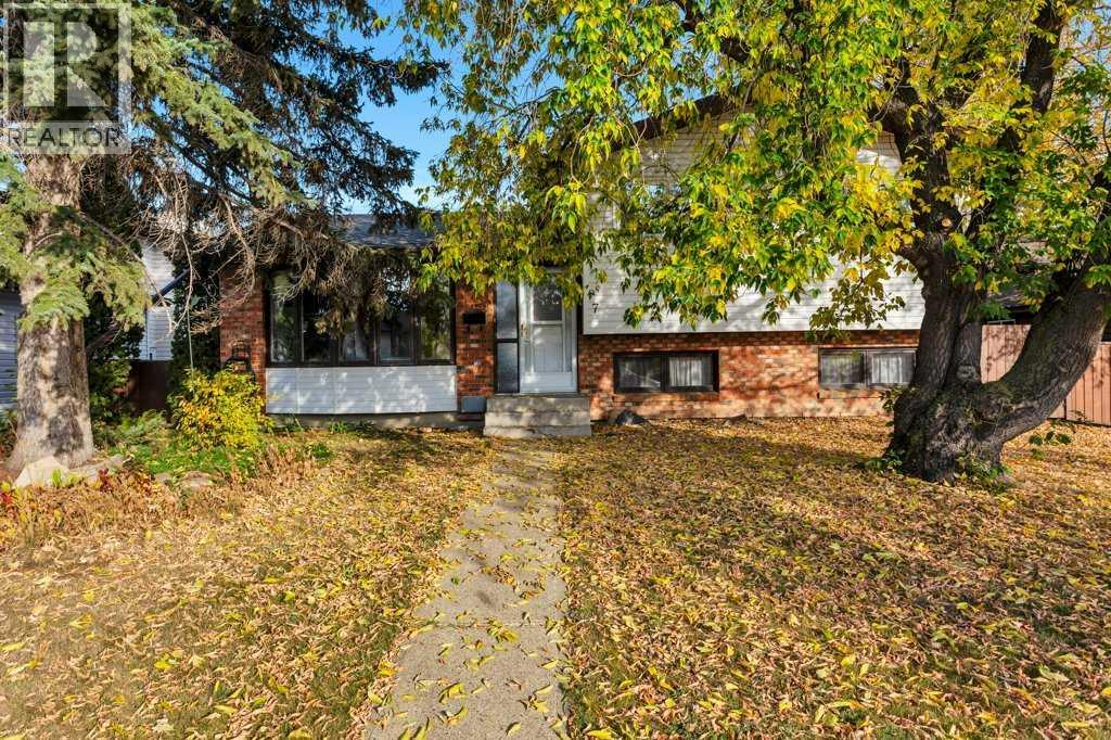 7 Nellis Ave, Red Deer, AB T4P 2C2