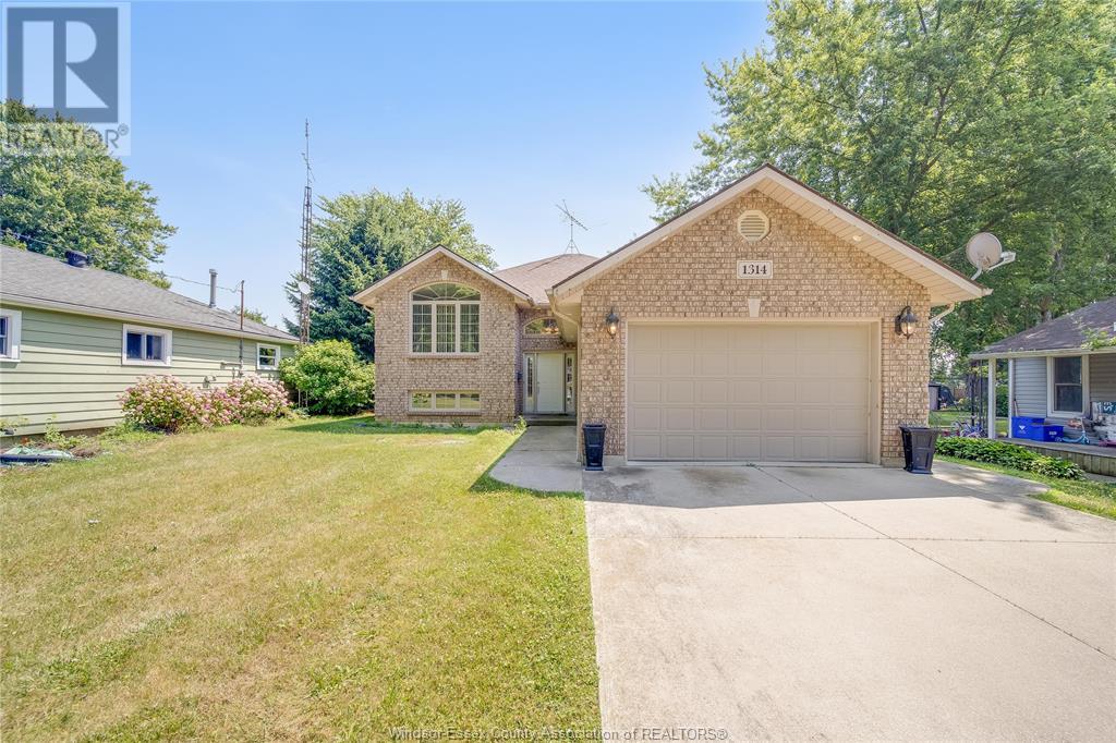 1314 Orchard Blvd, Kingsville, ON N9Y 2R7