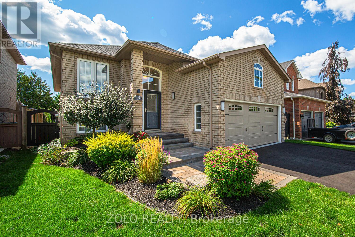 13 Glen Eagles Dr, Clarington, ON L1E 3C8