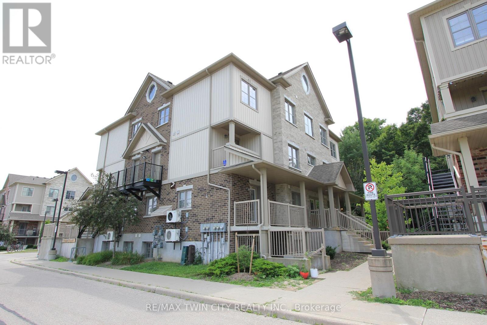 3 Unit 255 Maitland St #e, Kitchener, ON N2R 1Z2