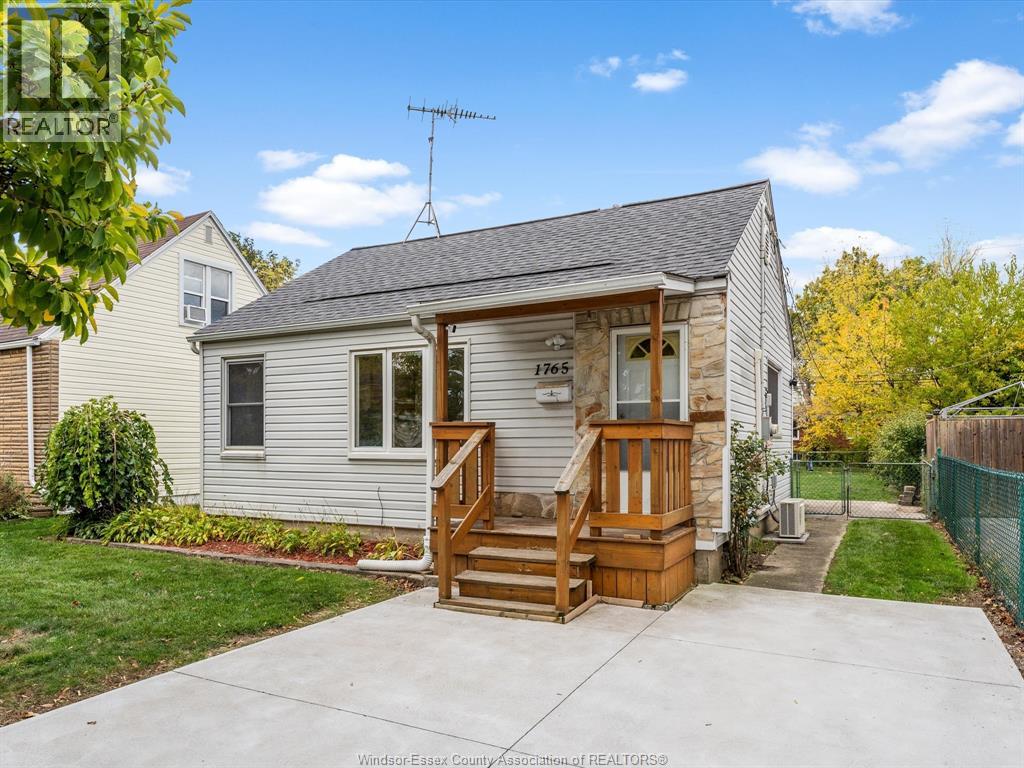 1765 Albert Rd, Windsor, ON N8Y 3R6