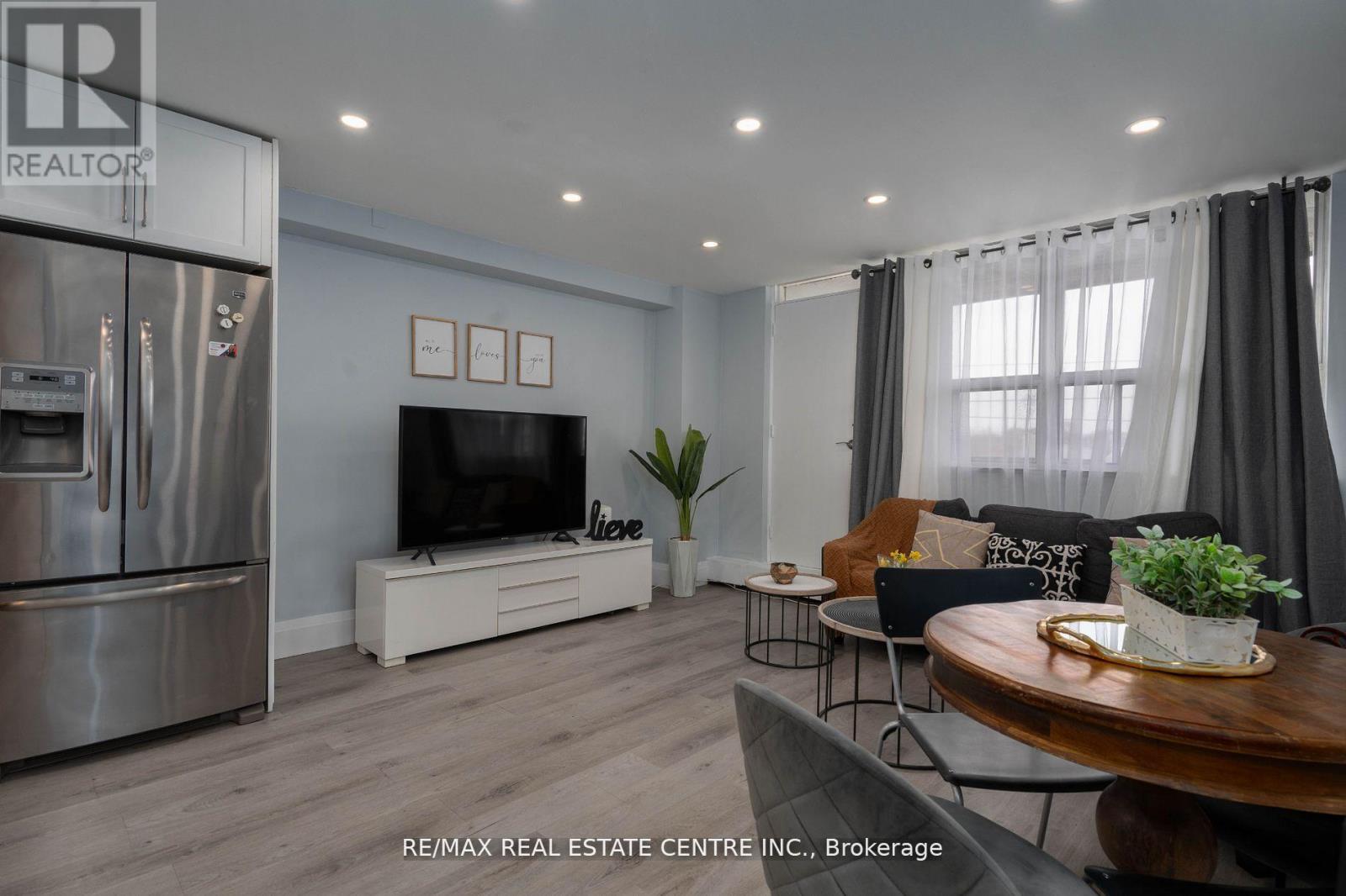 504 3621 Lakeshore Blvd, Toronto Long Branch, ON M9W 4W1