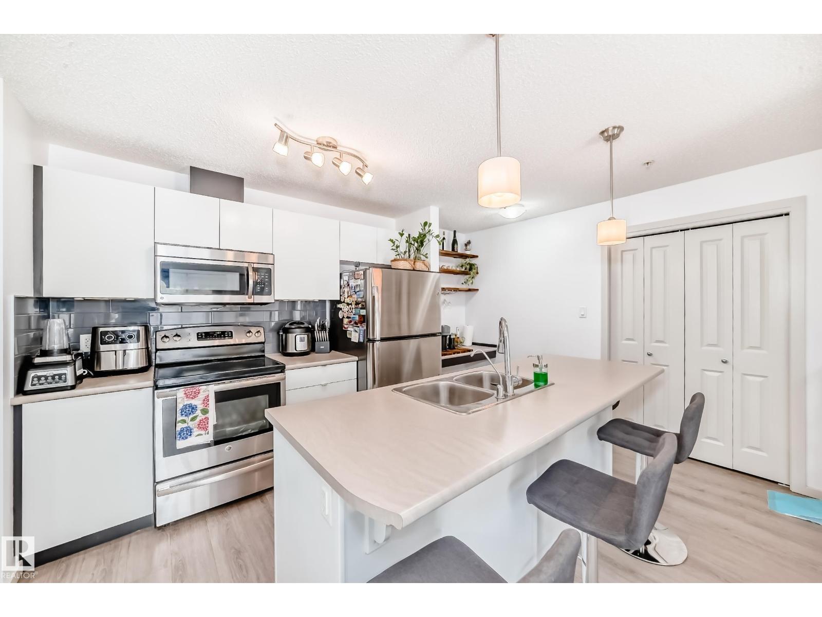 148-348 Windermere Rd NW, Edmonton, AB T6W 2P2