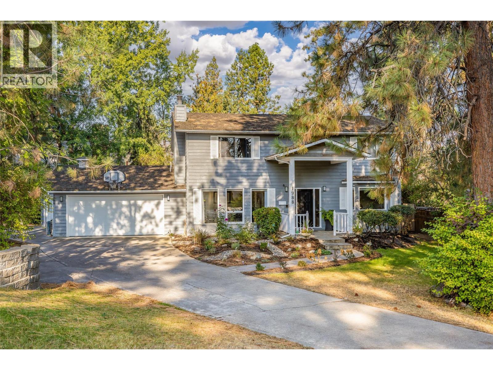 1988 Abel St, Kelowna, BC V1Z 2Z6