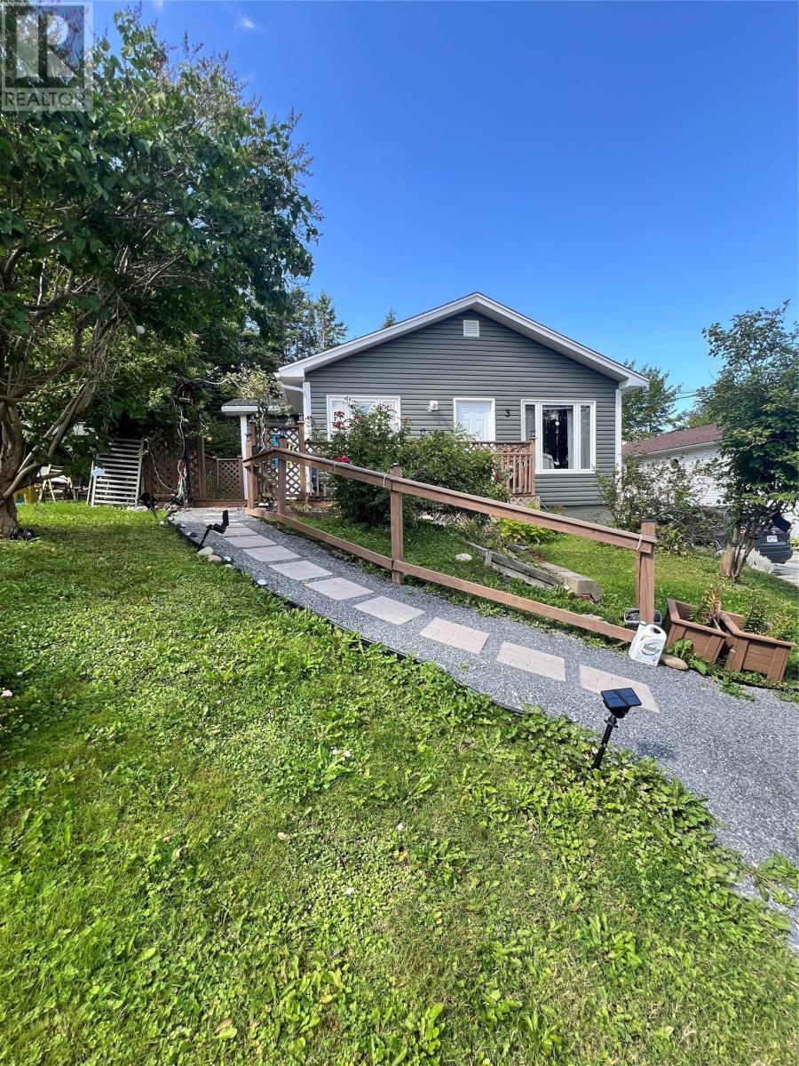 3 Paynes Rd, Corner Brook, NL A2H 6T1