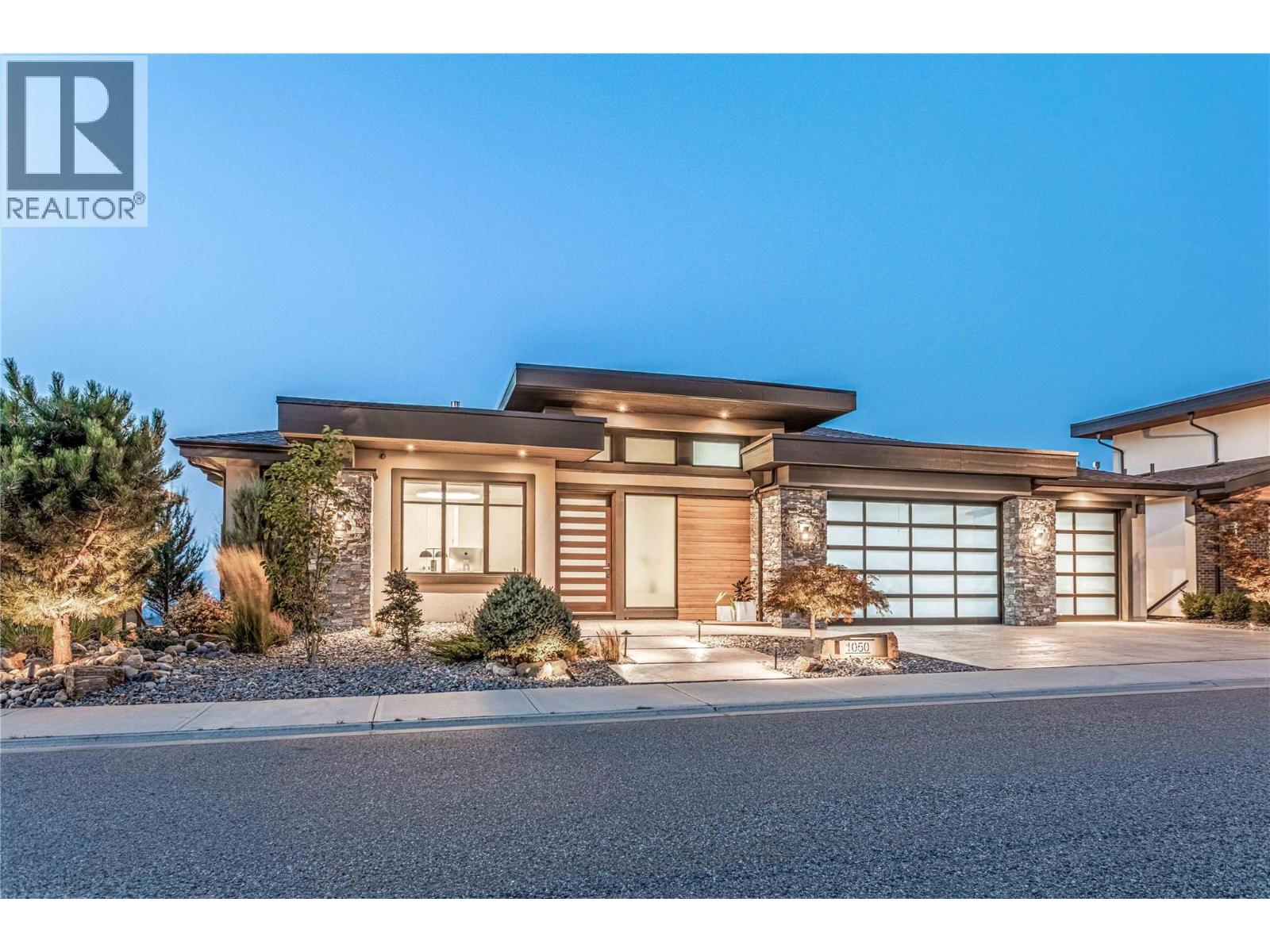 1050 Ledgeview Ct, Kelowna, BC V1W 5M6