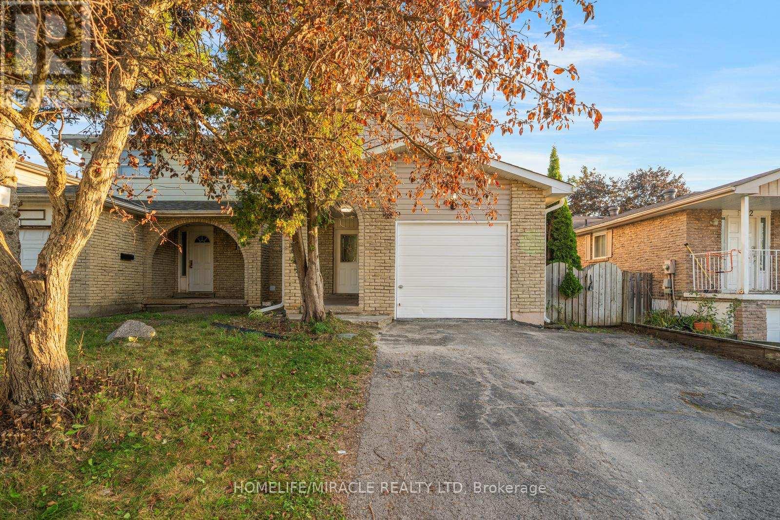 100 Kozlov St, Barrie, ON L4N 4P9