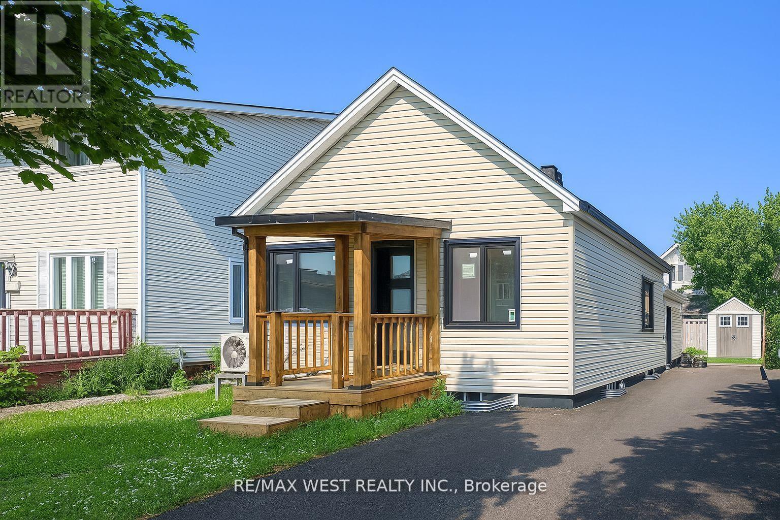 28 Concord Ave, St. Catharines, ON L2M 5N6