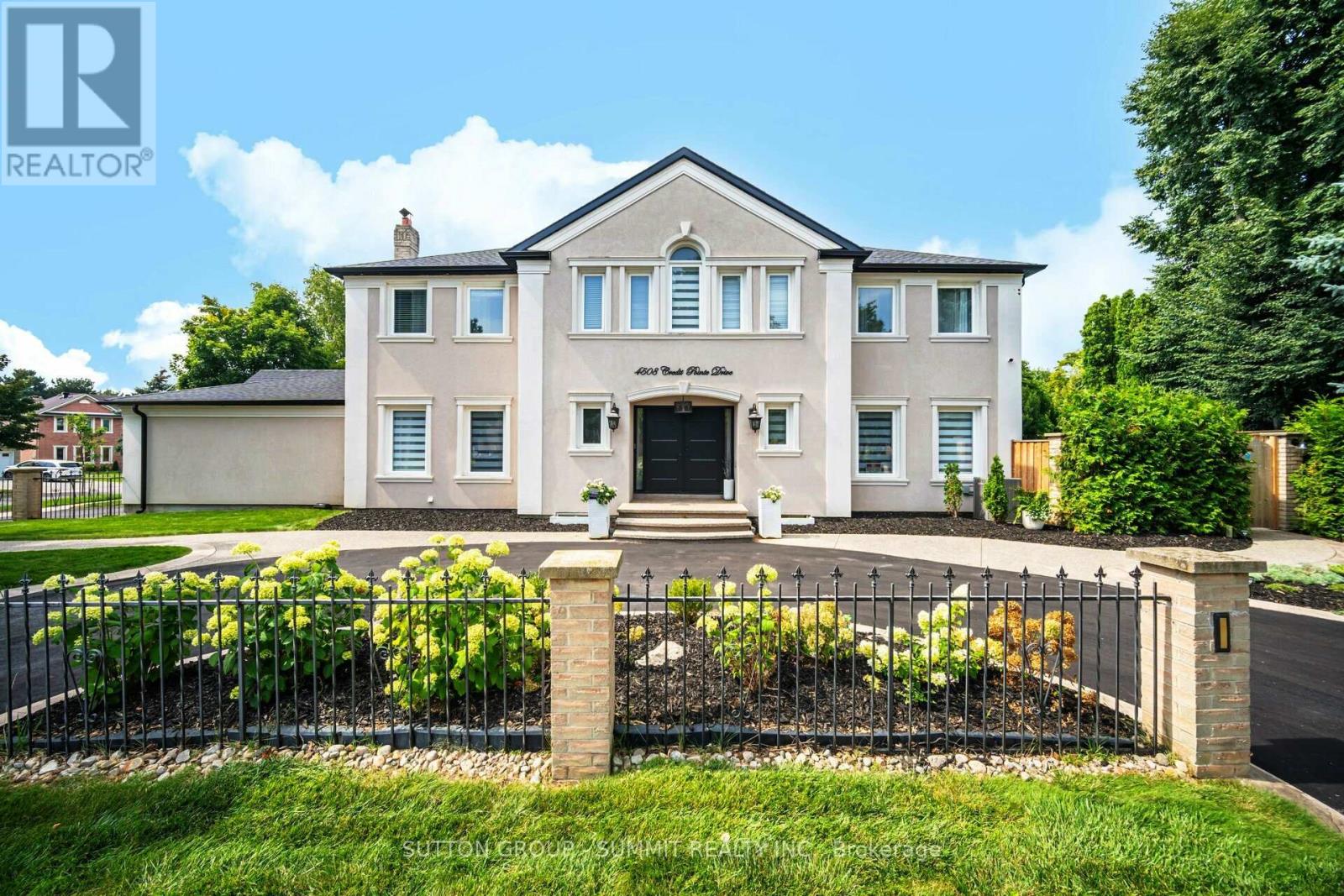 4508 Credit Pointe Dr, Mississauga, ON L5M 3M3