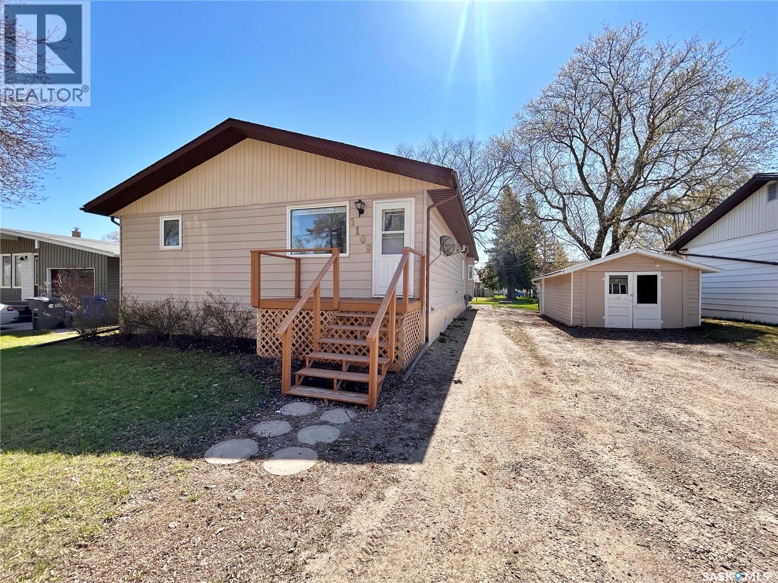 1109 Main St, Moosomin, SK S0G 3N0