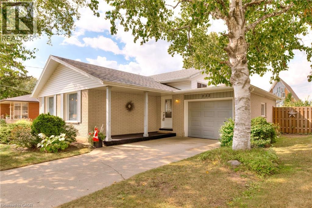 232 Kenneth Ave, Kitchener, ON N2A 1W4