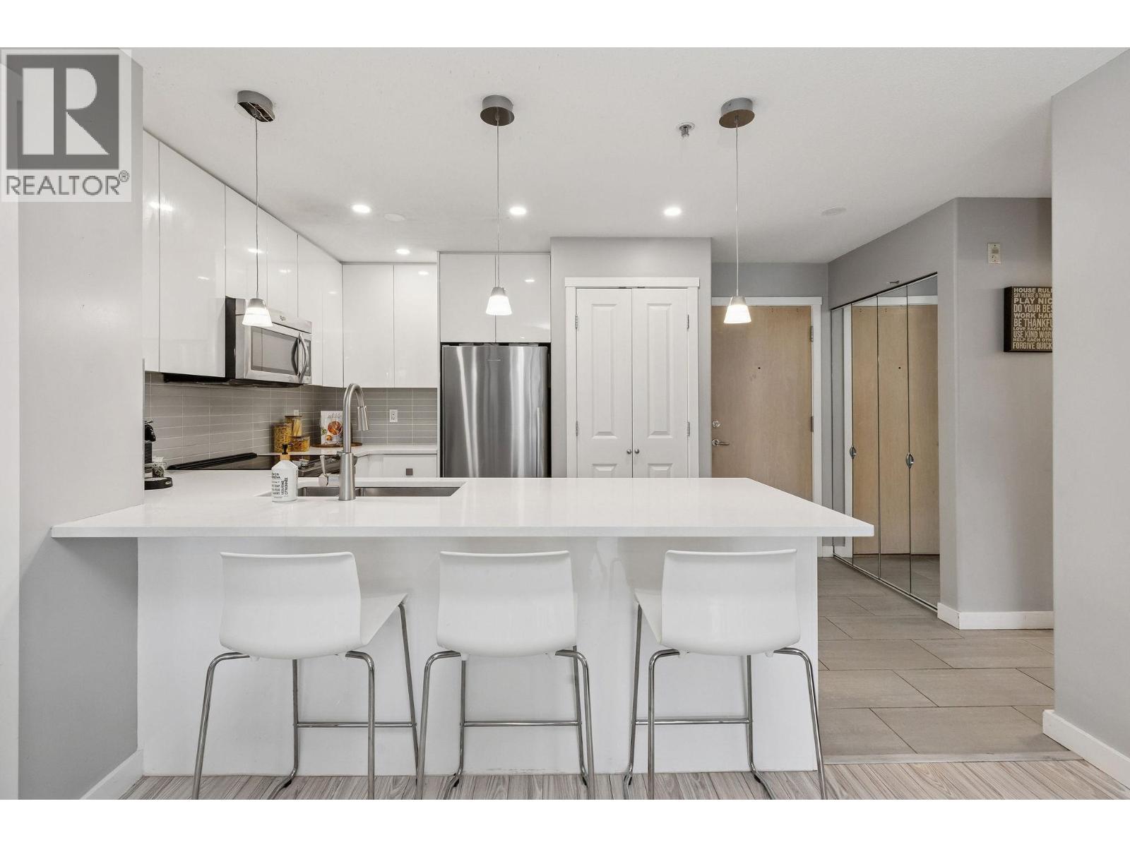 3142 St Johns Street Unit 303, Port Moody, BC V3H 5E5