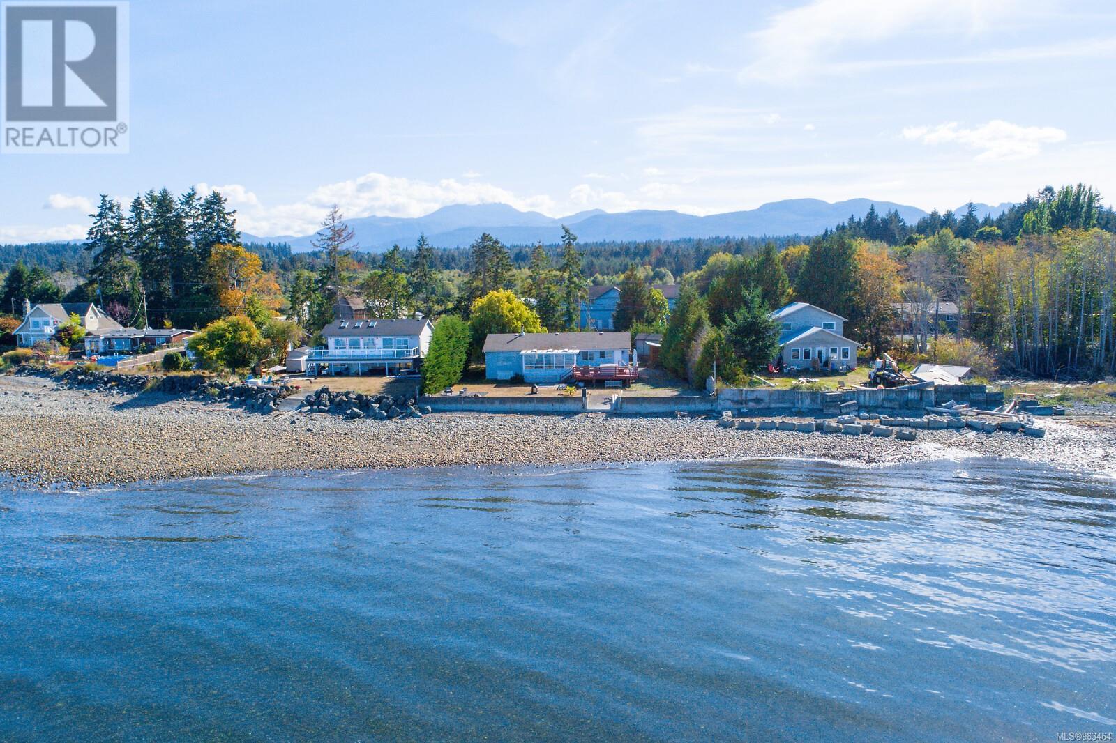 5545 Island Hwy, Qualicum Beach, BC V9K 2C8