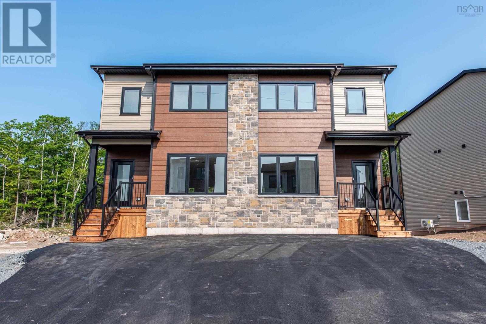 148 Colonial Cres, Halifax, NS B3R 0H8