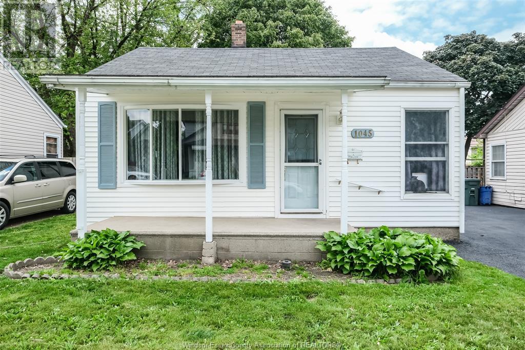1045 Felix Ave, Windsor, ON N9C 3L4