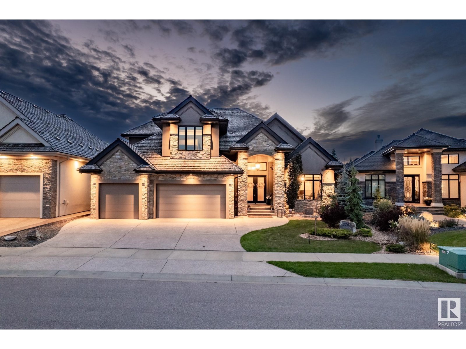 2767 Wheaton Dr NW, Edmonton, AB T6W 2M5