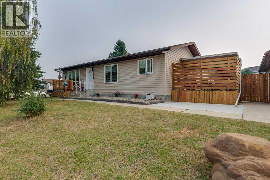 45 Street Unit 5651, Innisfail, AB T4G 1K9