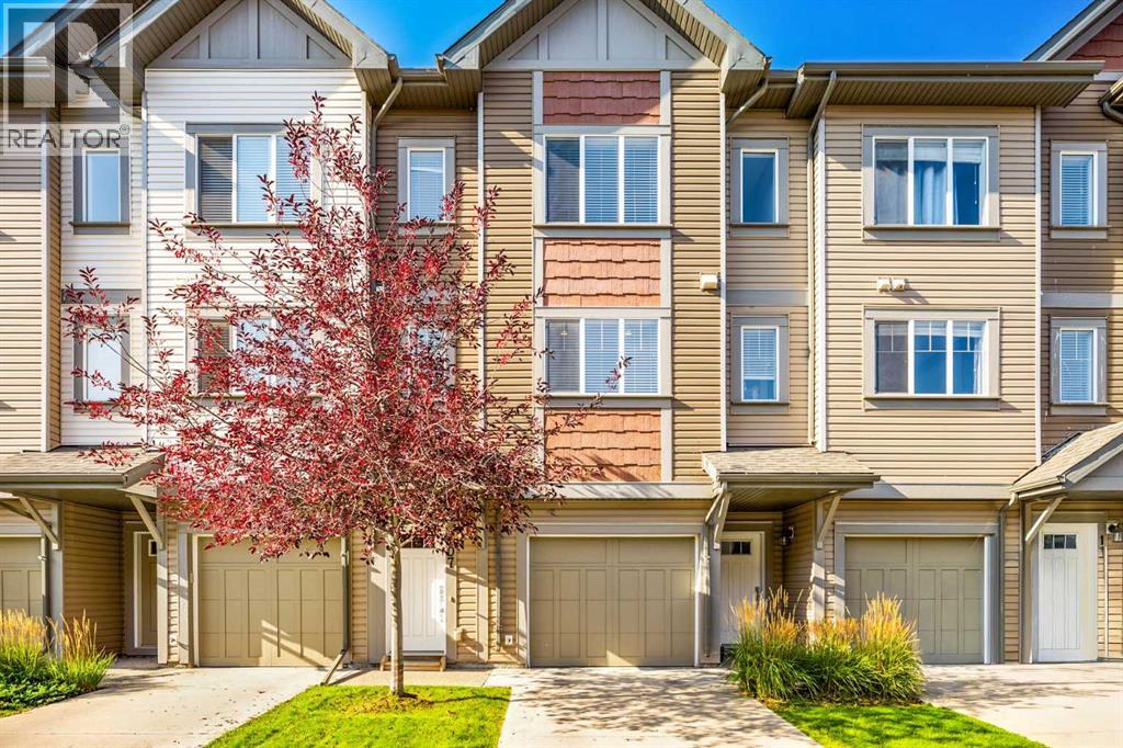 107 Copperpond Villas SE, Calgary, AB T2Z 5B9