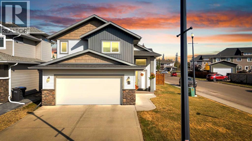 73 Reynolds Rd, Sylvan Lake, AB T4S 0L8
