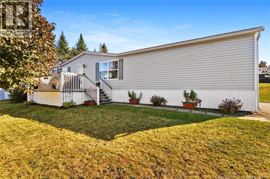 60 Sherrys Ln, Fredericton, NB E3C 1L8