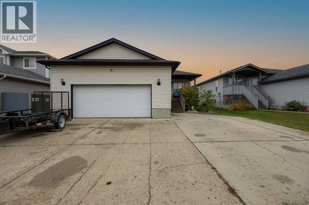 333 Lindstrom Cres, Fort Mcmurray, AB T9K 2S2